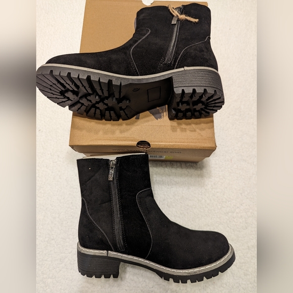 Seven7 Bestie ankle suede boot in black side zipper.  BRAND NEW NWT size 7 - Picture 4 of 6